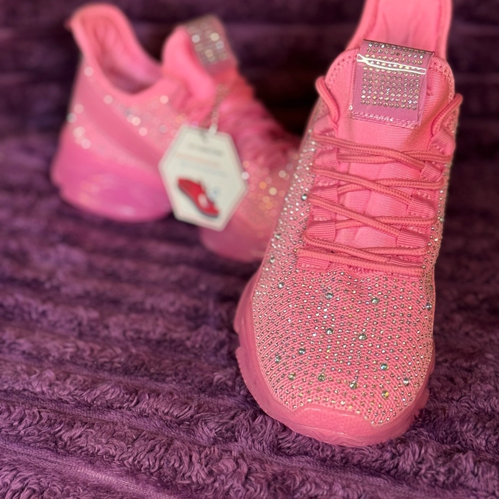 Belos Women’s Memory Foam Pink Rhinestone Sneakers NWT sz 8